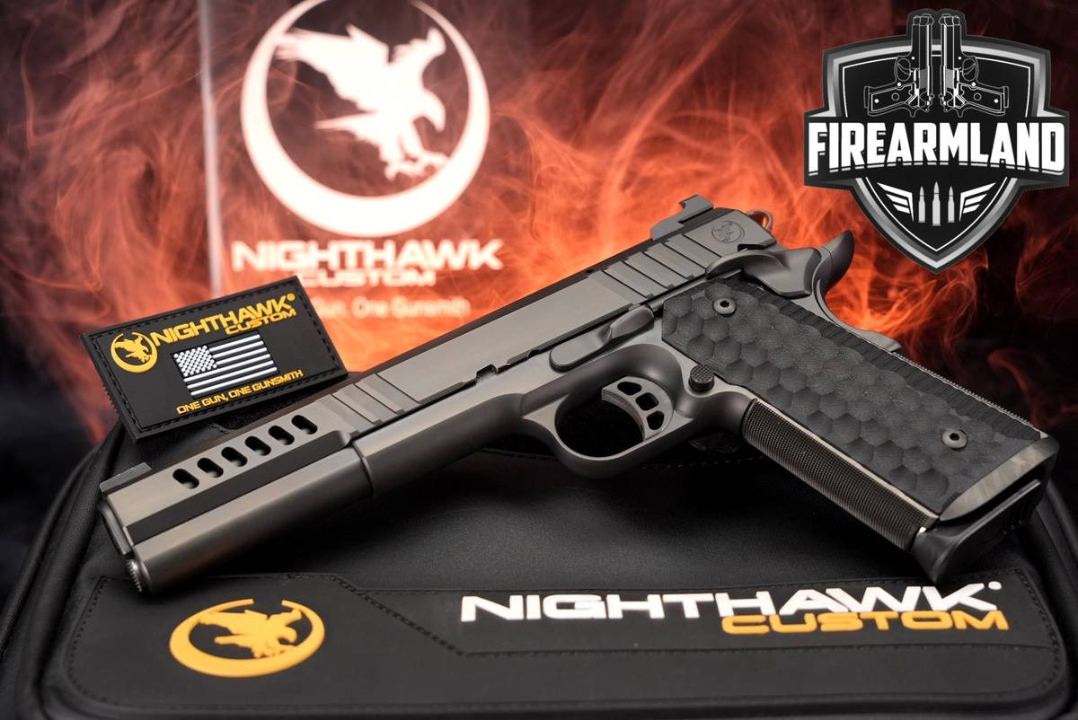NIGHTHAWK Custom Chairman Boardroom Series, IOS 45 ACP 1911 6" +4 MAGS