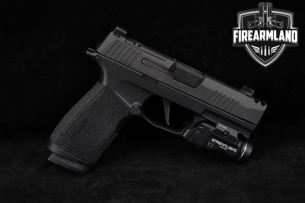 Sig Sauer P365 XMACRO COMP 9mm P-365 X-Macro +3 MAGS, HOLSTER & STREAMLIGHT