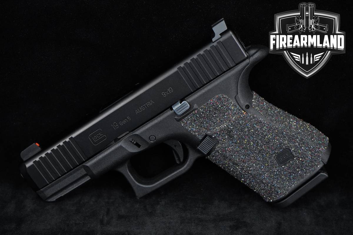 Glock 19 Gen5 9mm +2 MAGS & ORIG CASE