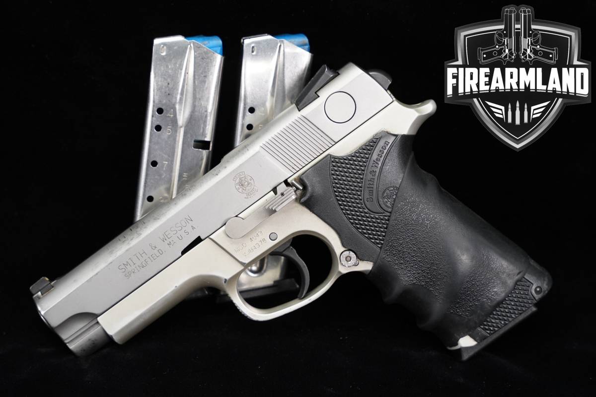 Smith & Wesson S&W Model 4043 40S&W 4" Stainless +3 MAGS