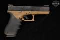 Glock G17 Gen5 9mm Luger Two-Tone FDE in Excellent Condition Image 5