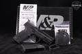 Smith & Wesson (S&W) M&P9 M2.0 Compact 9mm Luger Black in Excellent Condition Image 2