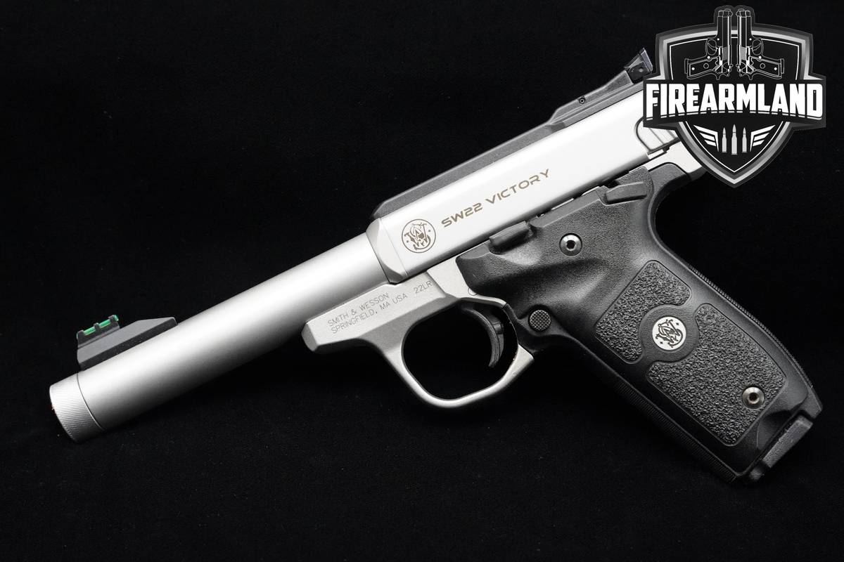 Smith & Wesson (S&W) SW22 Victory 22LR 5.5" S&W-SW22 Victory SW-22 +5 MAGS
