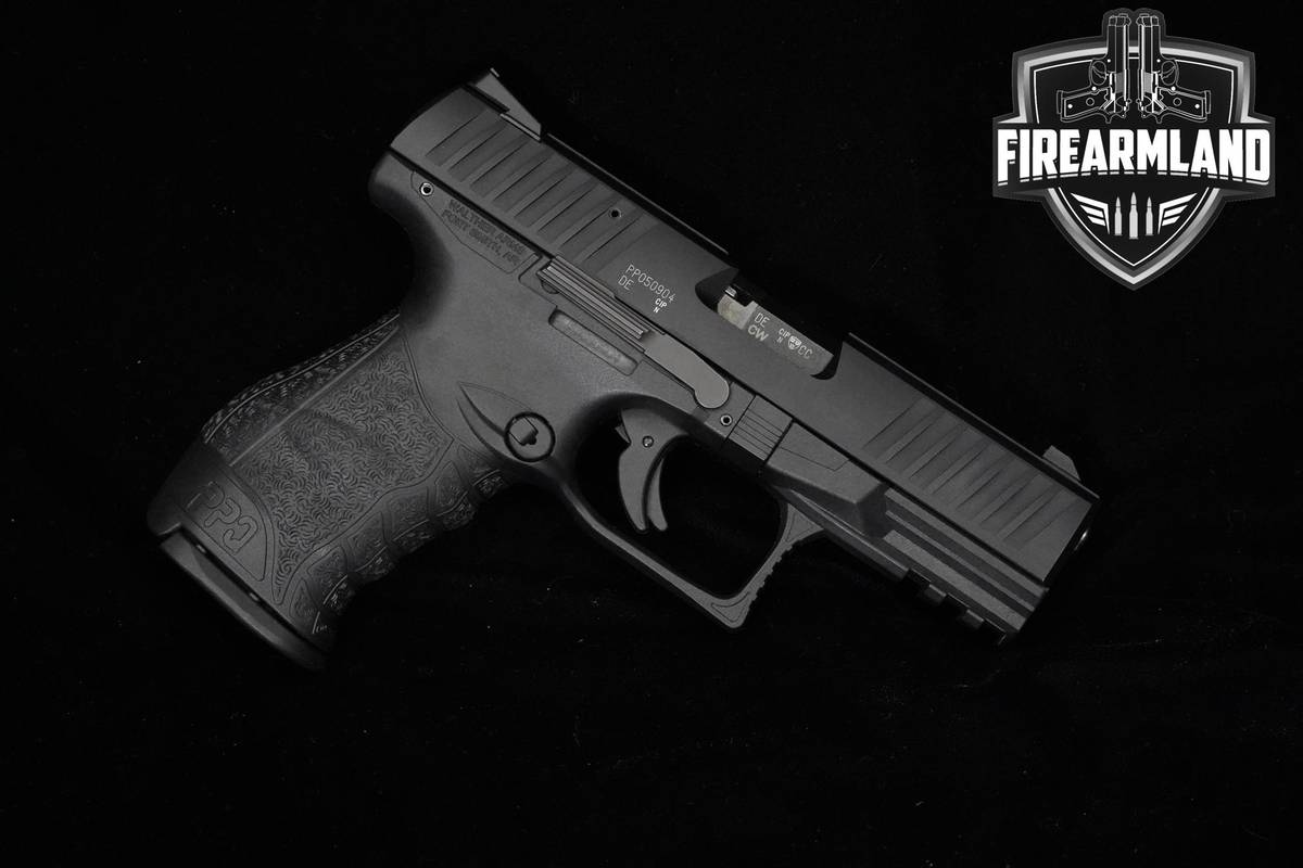 Walther PPQ 22LR 4" Walther 3 MAGS & ORIG CASE