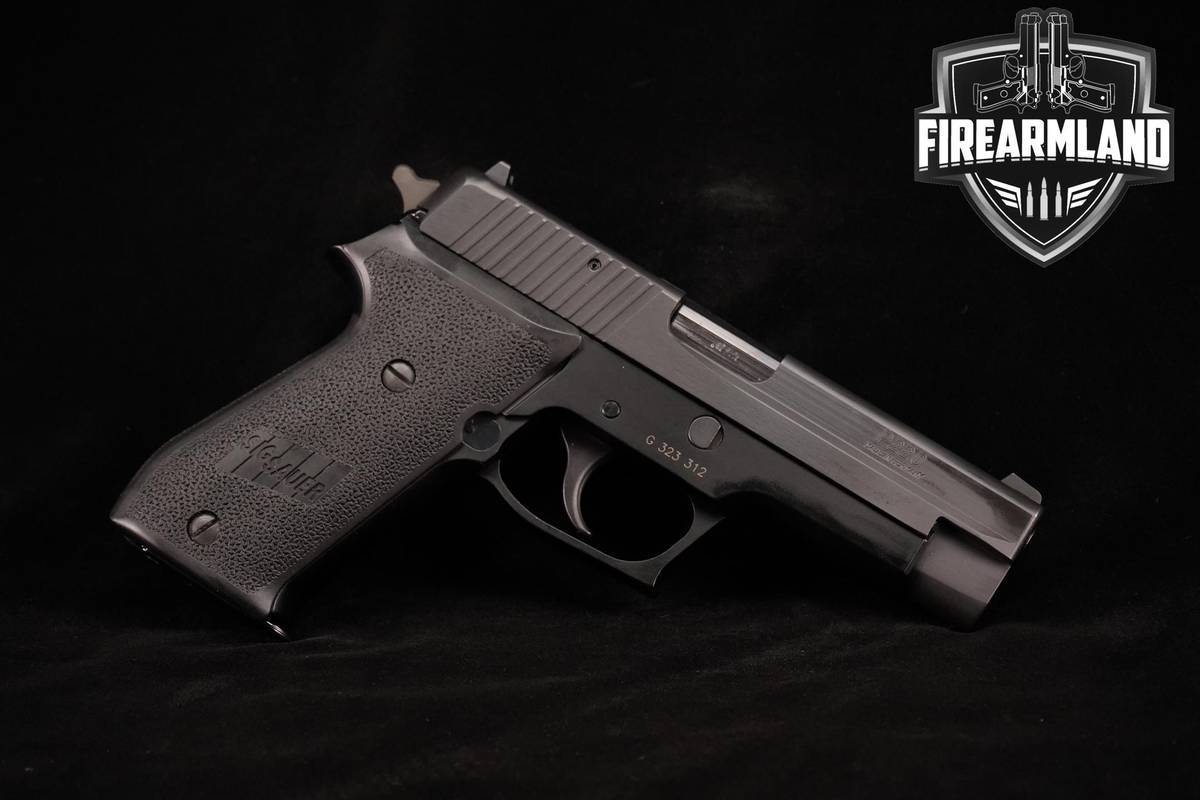 1997 Sig Sauer P220 45 ACP 4.4" P 220 +2 MAGS & ORIG CASE