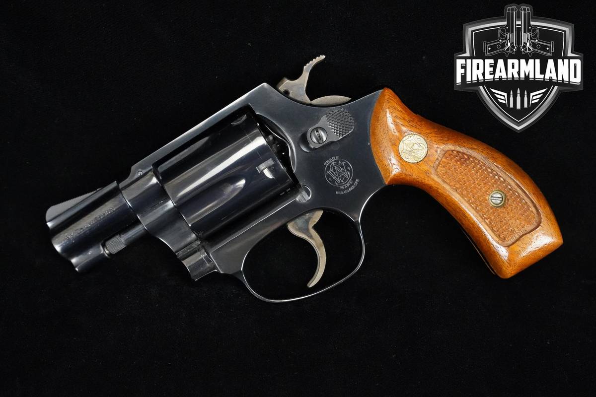 SNUB-NOSE 1977 Smith & Wesson Model 36 Chiefs Special 38-Special 2" S&W 36