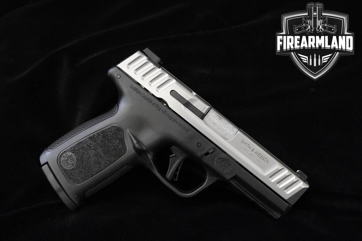 Smith & Wesson (S&W) SD9 2.0 9mm Two-Tone S&W-SD9 2.0 SD-9 2MAGS & ORIG BOX
