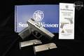Smith & Wesson (S&W) SD9 2.0 9mm Luger Two-Tone in Excellent Condition Image 2