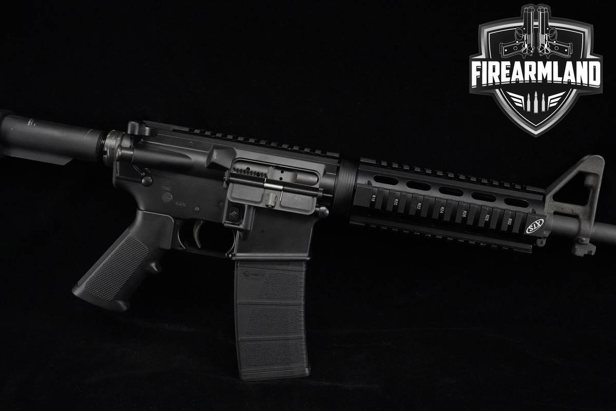 Bushmaster XM15-E2S 5.56 NATO AR-15 AR15 16" +10 MAGS