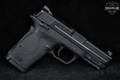 Smith & Wesson (S&W) M&P9 Shield EZ M2.0 Manual Thumb Safety 9mm Luger Black in Very Good Condition Image 3