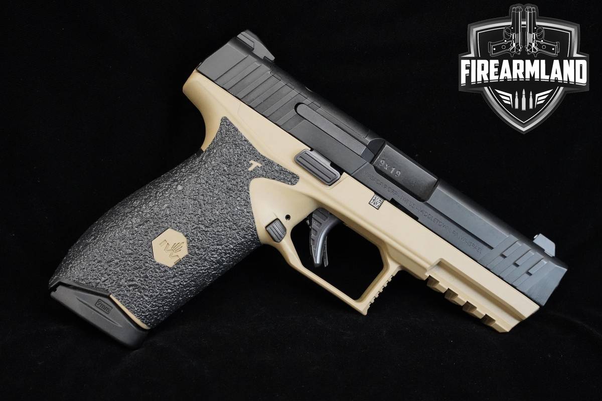 Israel Weapons Industries Masada FDE 9mm 4" Two-Tone IWI +2 MAGS & ORIG BOX