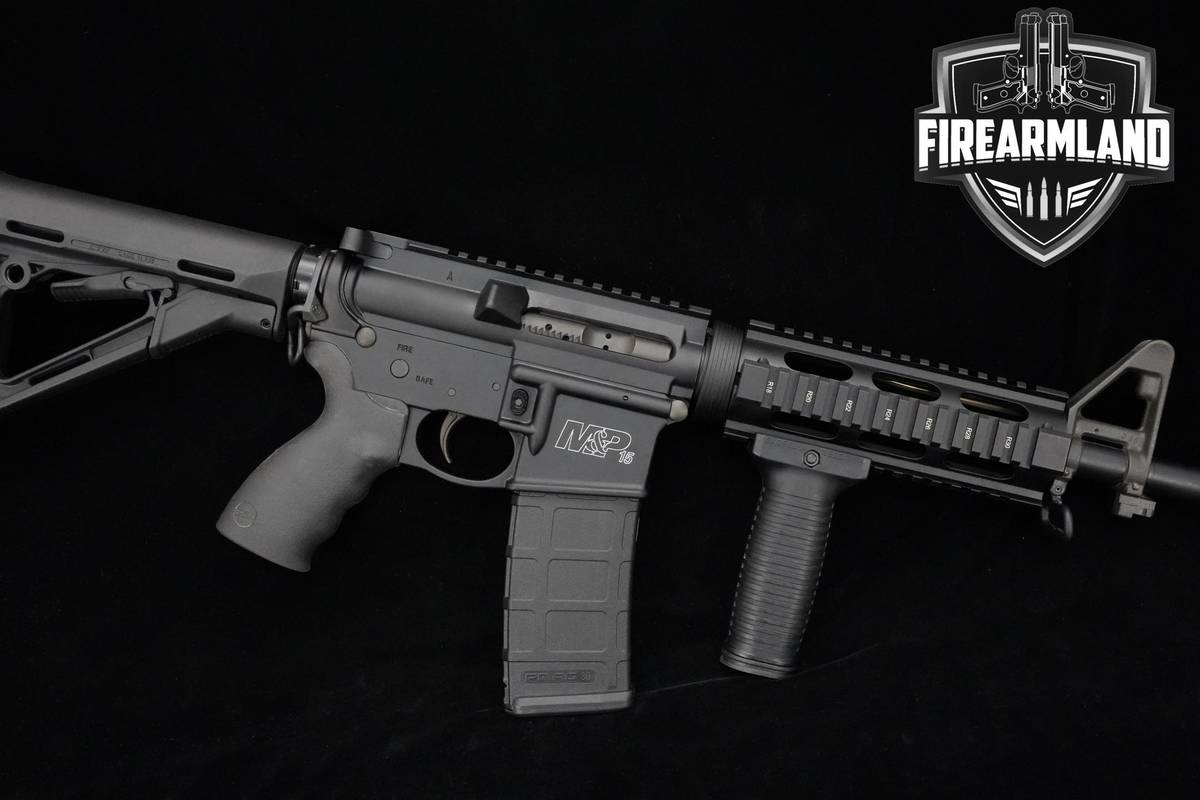 Smith & Wesson (S&W) M&P15 AR Sport 5.56 NATO 16.5" S&W MP-15 AR-15 +3 MAGS