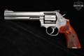 Smith & Wesson (S&W) Model 686-6 Deluxe; Plus .357 Mag. Satin Stainless in Very Good Condition Image 4