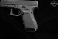 Glock 19 Gen4 9mm Luger Two-Tone in Good Condition Image 5