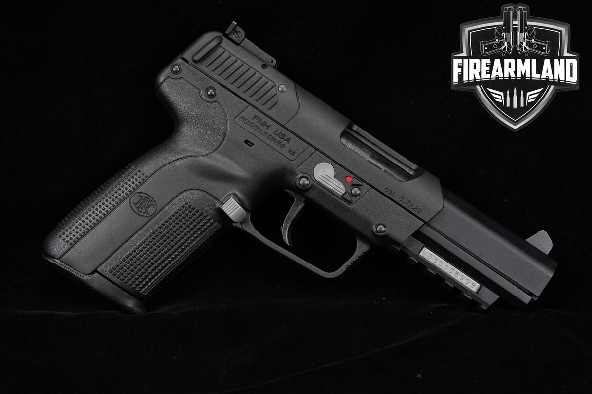 FN FNH Five-seveN USG 5.7x28 4.8" Black Polymer +3 MAGS & ORIG CASE