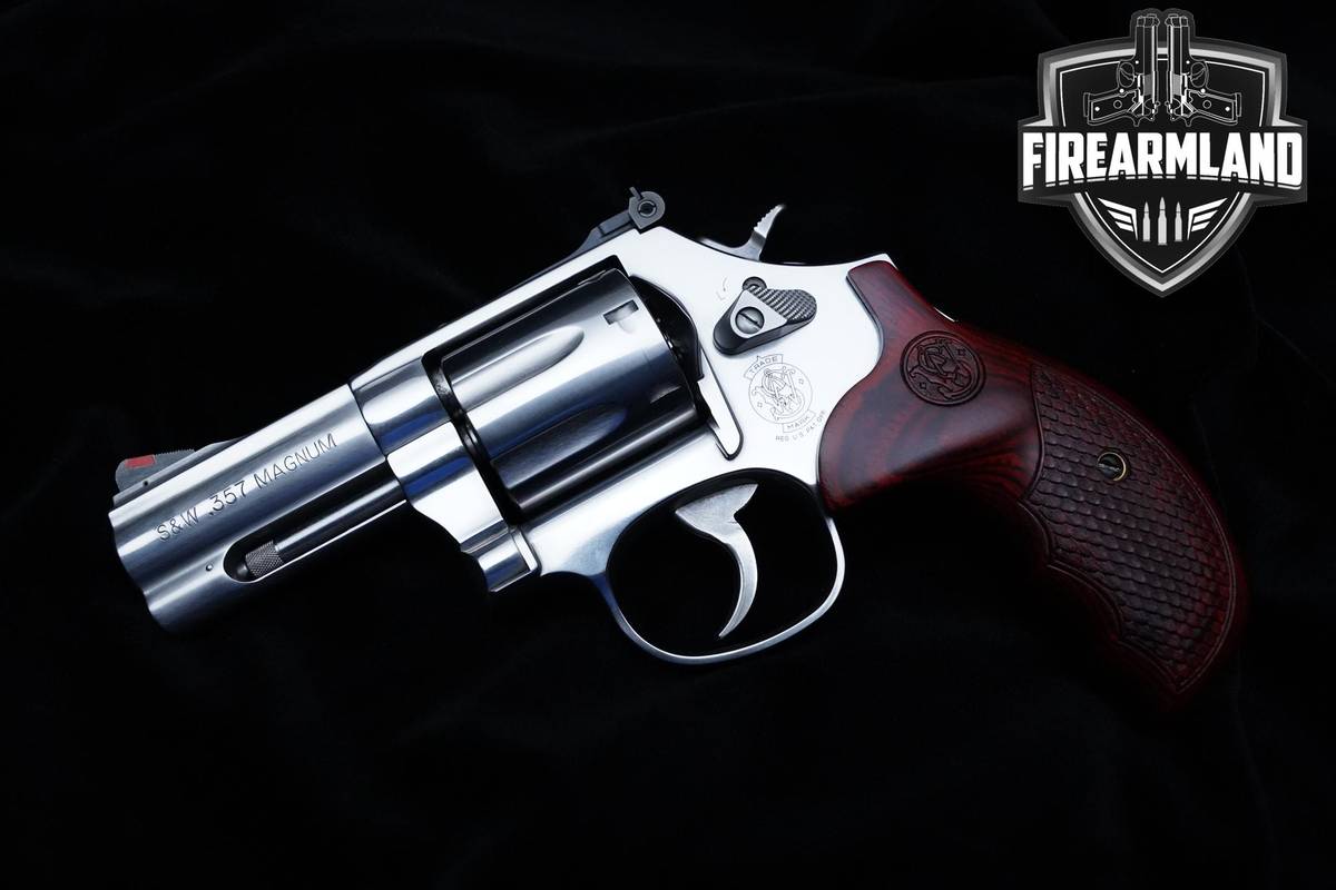 Smith & Wesson (S&W) 686-6 Plus Deluxe 357 Magnum 3" 686-6 S&W +ORIG CASE