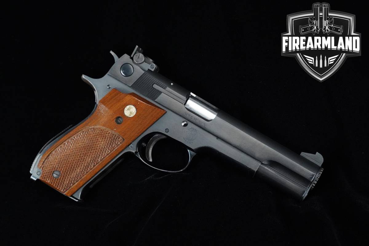 RARE BEAUTY 1978 Smith & Wesson (S&W) Model 52-2 38 Special 5" 52-2 +2 MAGS