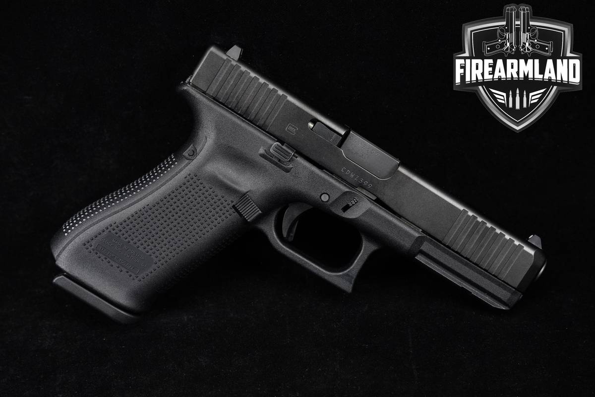Glock 17 Gen5 9mm G17 Gen 5 4.49" +3 MAGS, ORIG CASE & HOLSTER