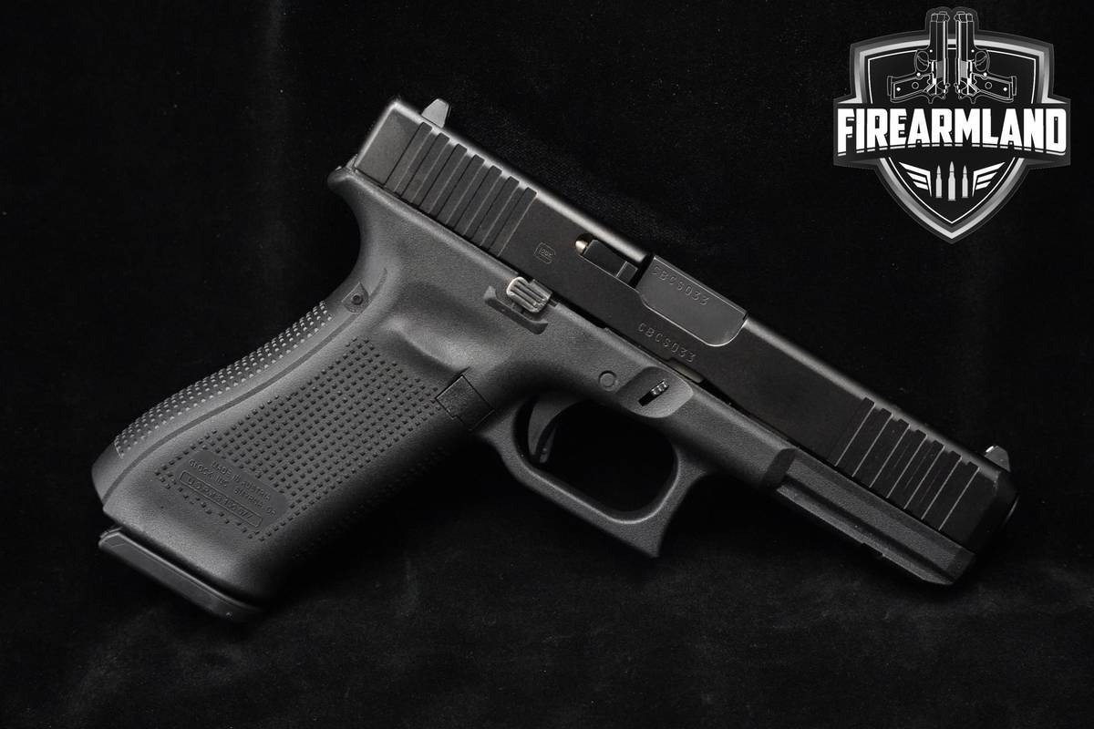 Glock 17 G17 GEN5 9mm Full Size Glock-17 G-17 Gen-5 +3 MAGS & ORIG CASE